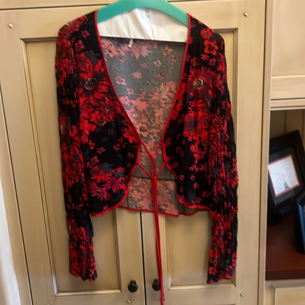 FREE PEOPLE long sleeve tie front blouse XS